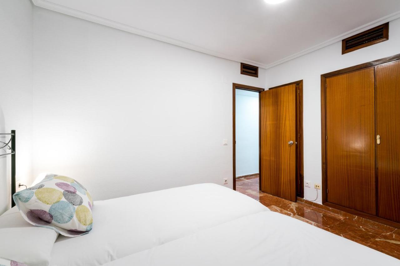 Holi-Rent Estrella Apartamento Sevilha Exterior foto