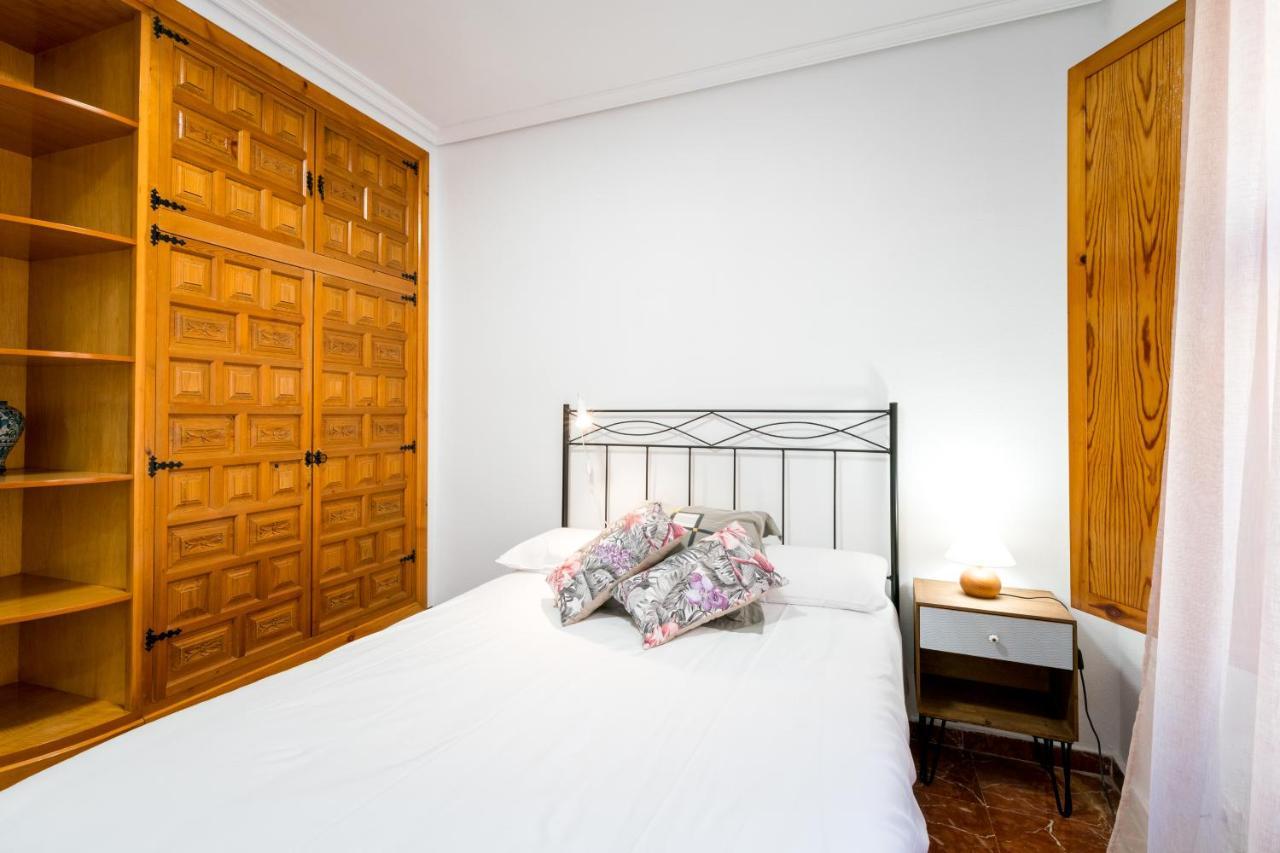 Holi-Rent Estrella Apartamento Sevilha Exterior foto