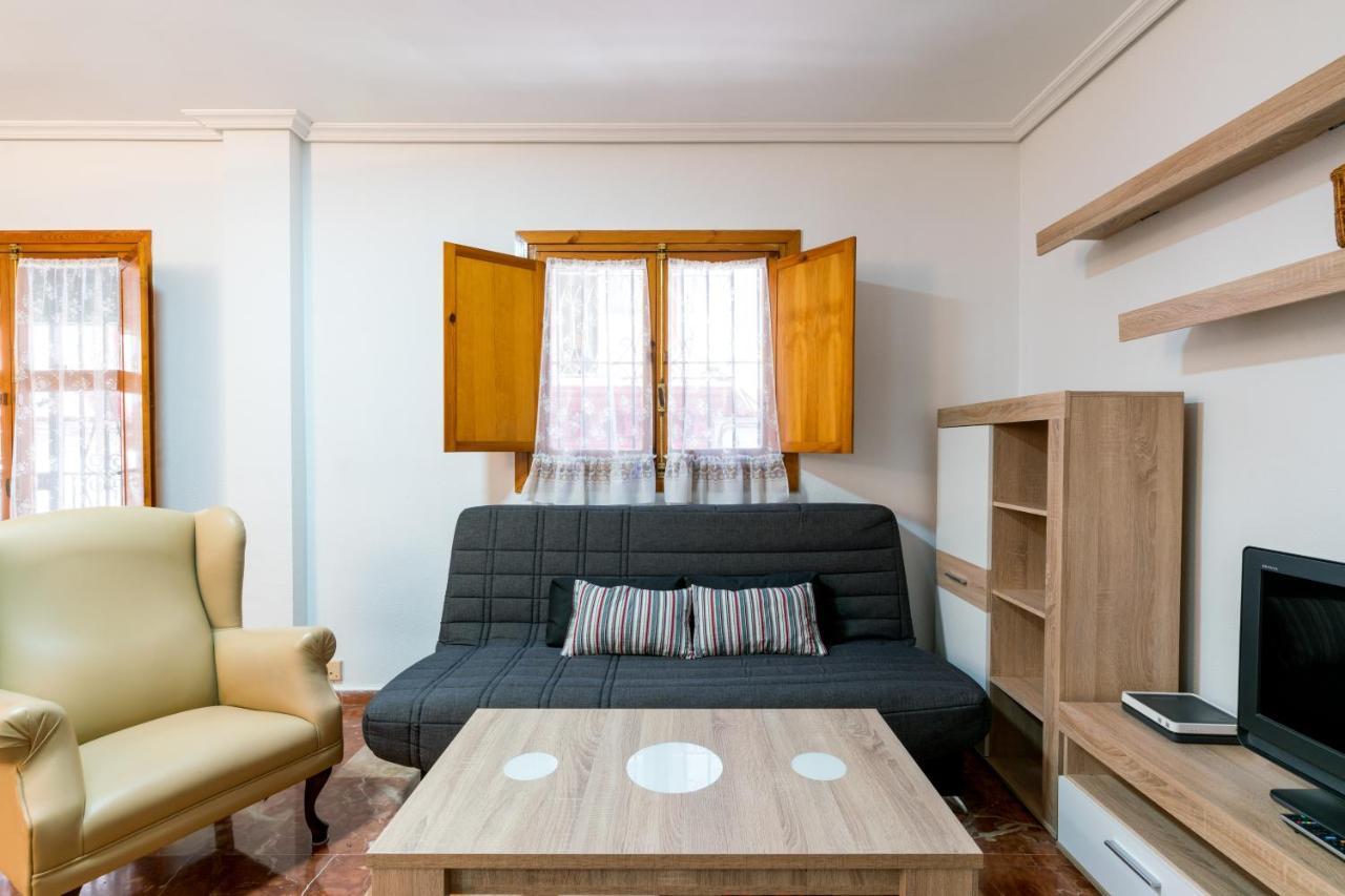 Holi-Rent Estrella Apartamento Sevilha Exterior foto