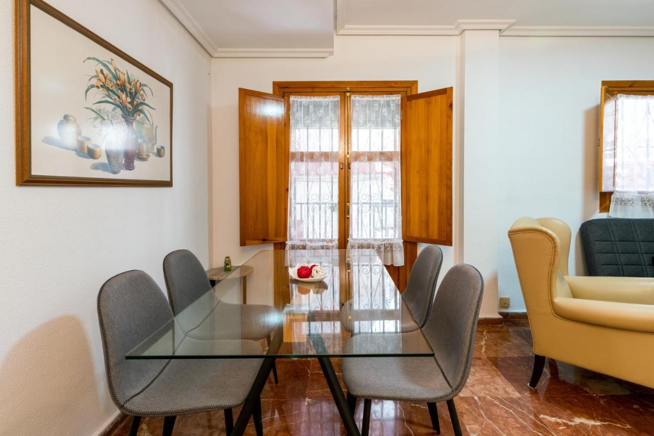 Holi-Rent Estrella Apartamento Sevilha Exterior foto