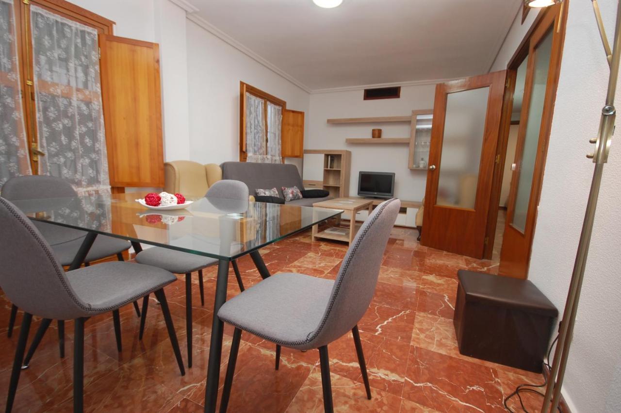 Holi-Rent Estrella Apartamento Sevilha Exterior foto